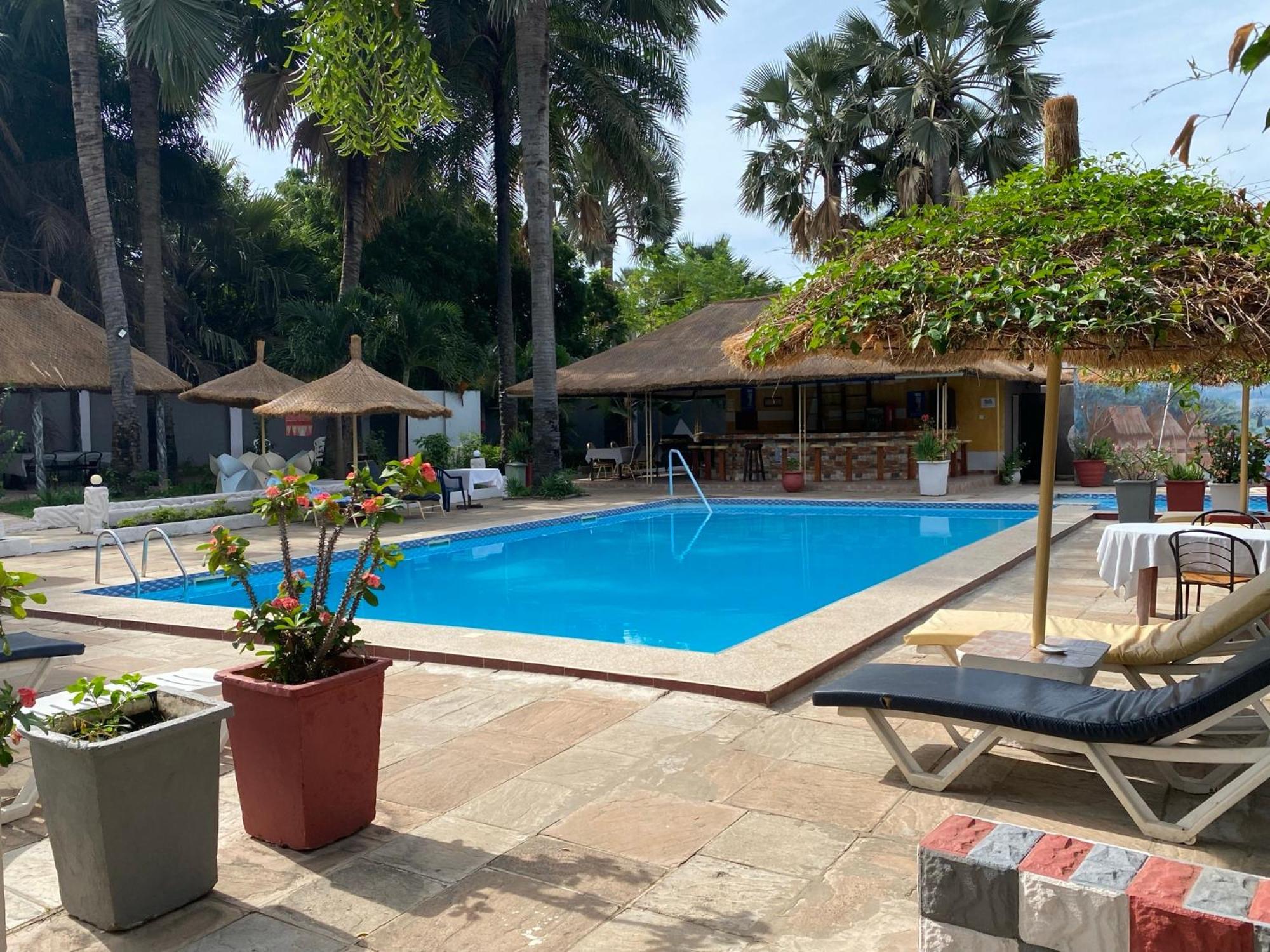 Calabash Apartment-Hotel Kotu Dış mekan fotoğraf